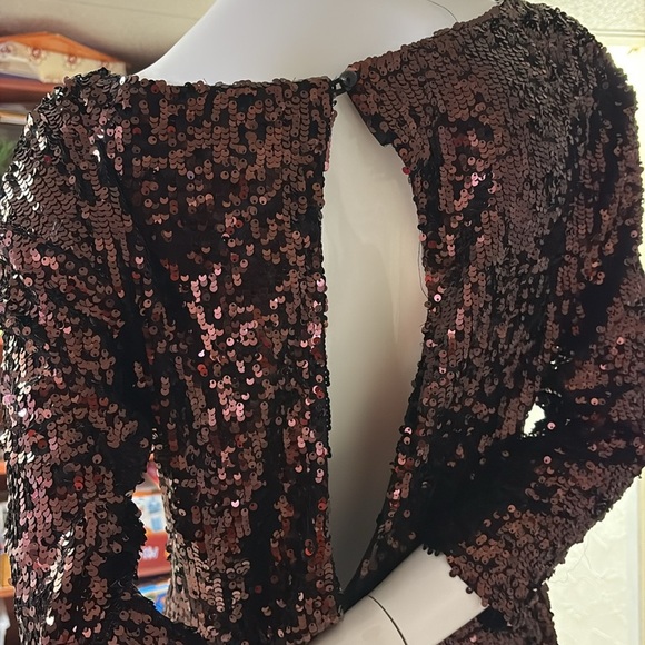 Rare women’s Sequin Dress in Shimmering Copper, open back medium - Picture 8 of 8